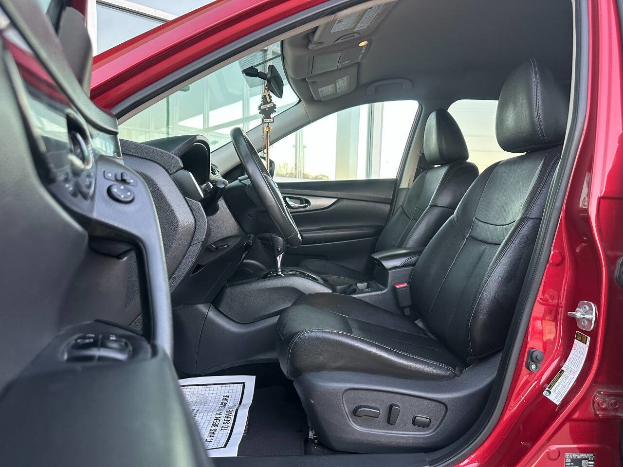 Used 2016 Nissan Rogue SL image 11