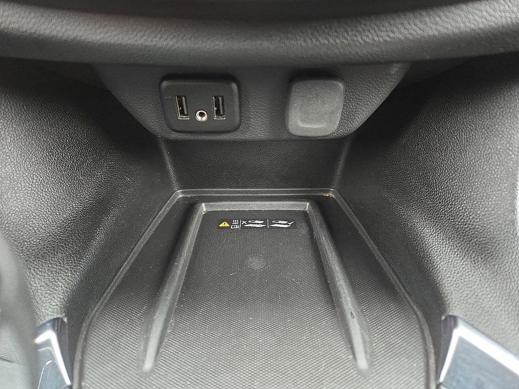 Used 2023 Chevrolet Traverse LT image 30