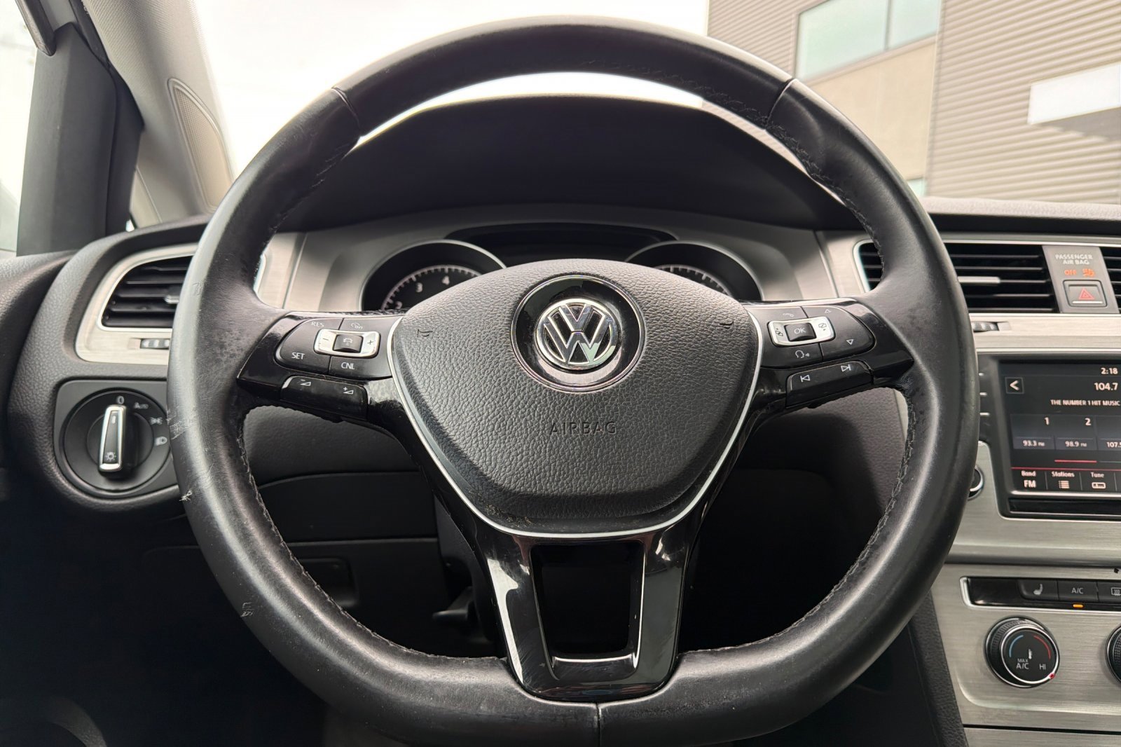 Used 2016 Volkswagen Golf Limited Edition image 23