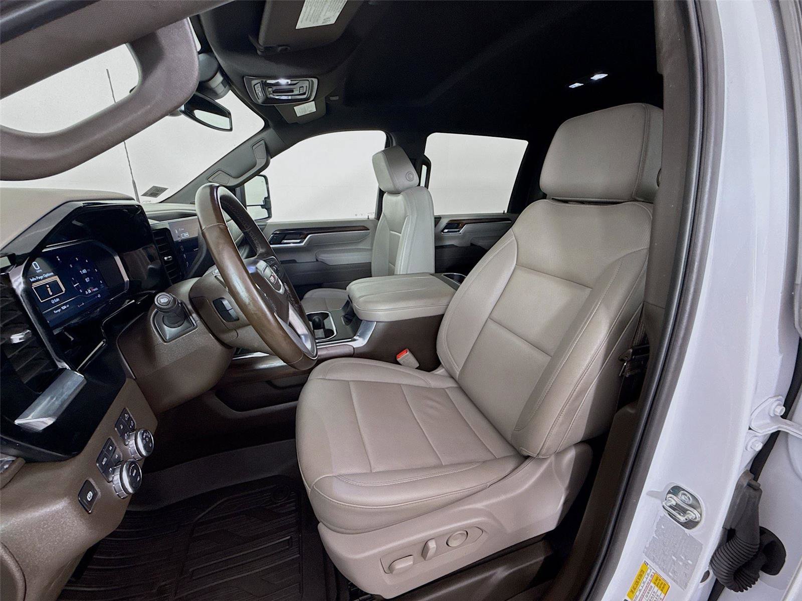 Used 2025 GMC Sierra 3500 SLT w/ SLT Convenience Package image 19