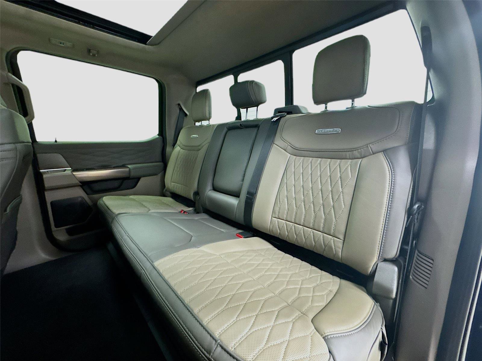 New 2025 Ford F350 Platinum w/ Platinum Plus Package image 25