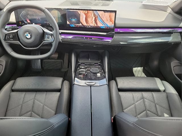Used 2024 BMW 540i xDrive w/ Convenience Package AWD/4WD image 13