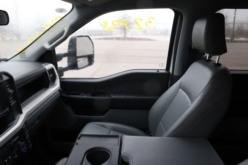 Used 2024 Ford F550 4x4 Crew Cab Super Duty image 14
