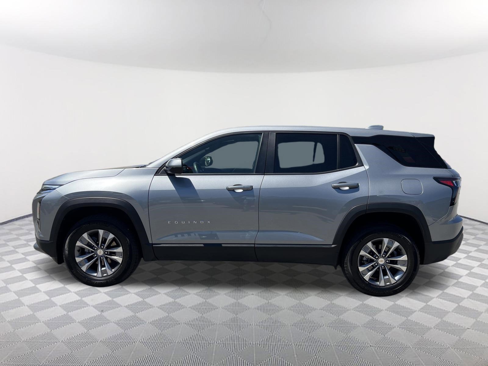 Used 2025 Chevrolet Equinox LT AWD/4WD image 14