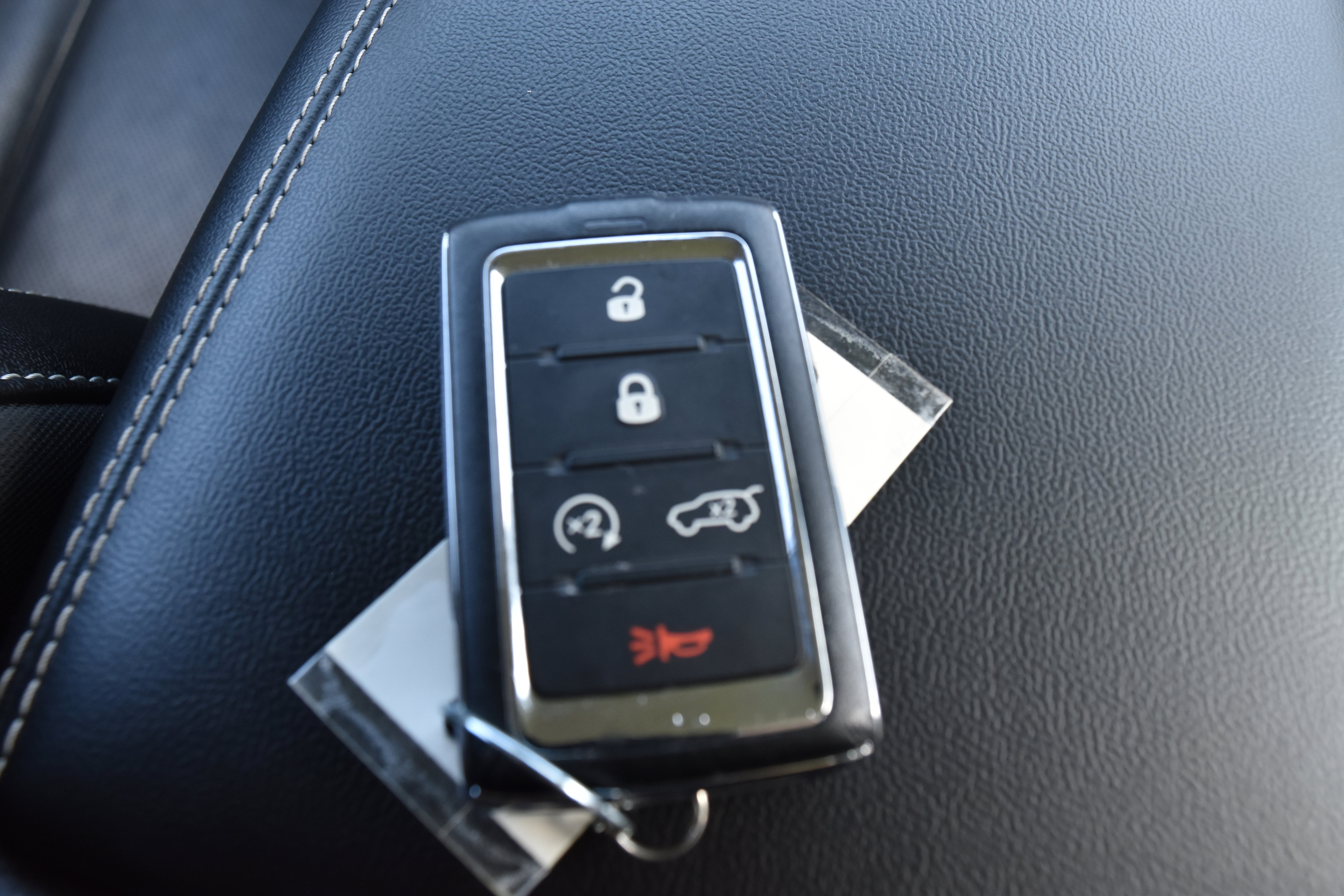 Used 2023 Jeep Grand Cherokee Limited w/ Luxury Tech Group II AWD/4WD image 30