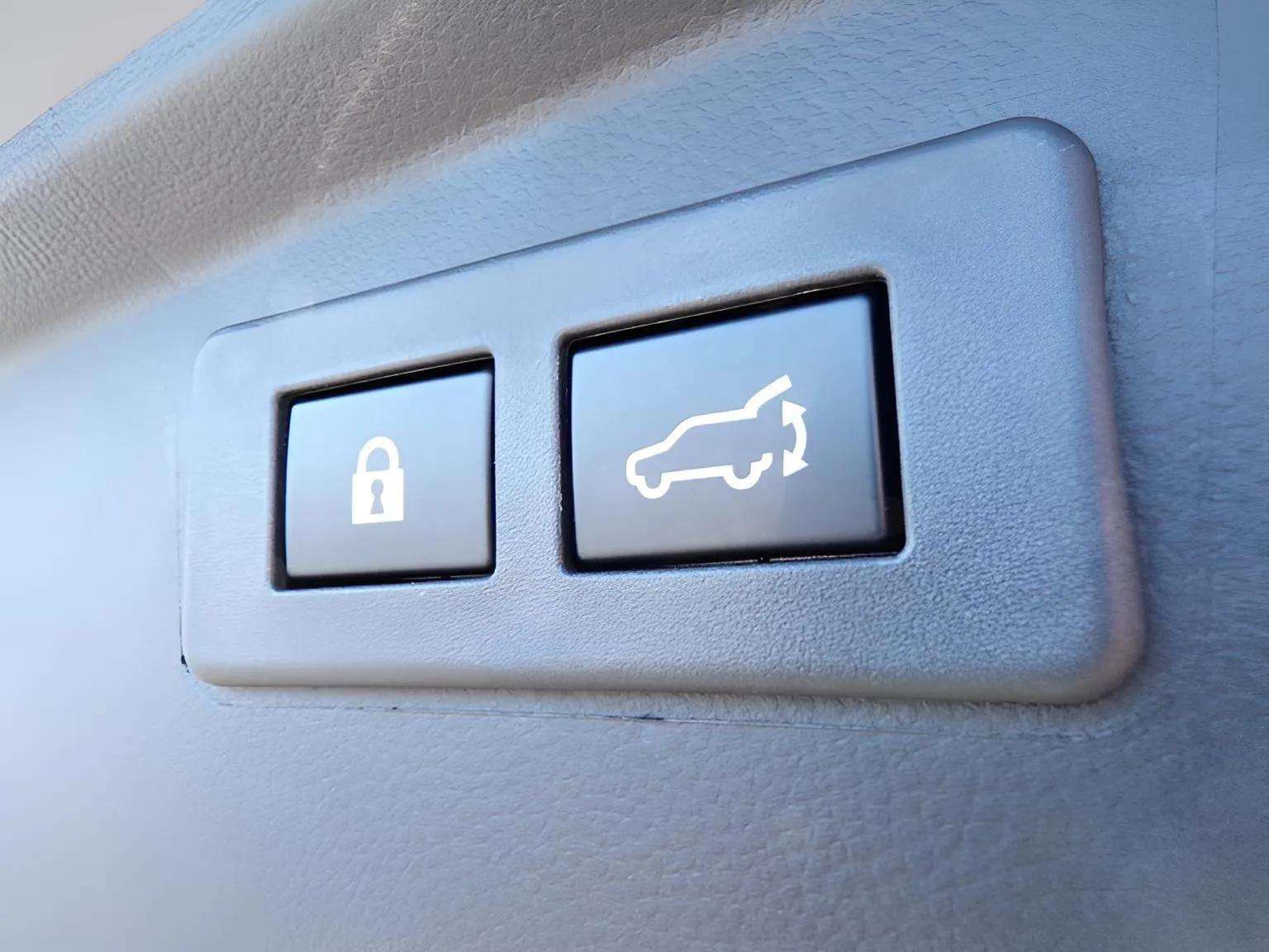 Used 2025 Subaru Outback Premium image 17