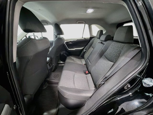 Certified 2022 Toyota RAV4 XLE w/ XLE Grade Weather Package AWD/4WD image 20