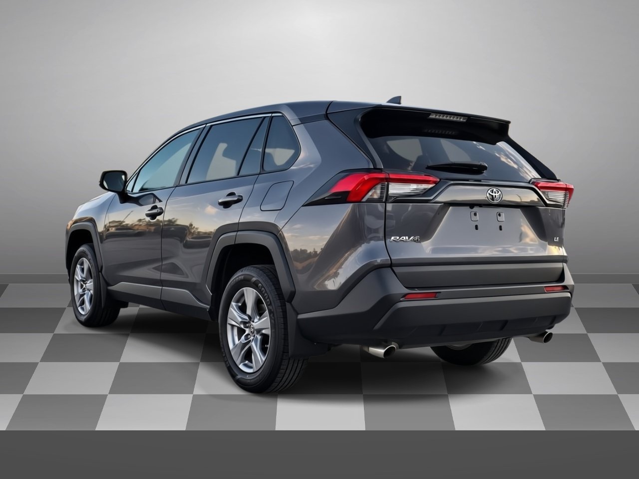 Used 2023 Toyota RAV4 LE FWD image 4