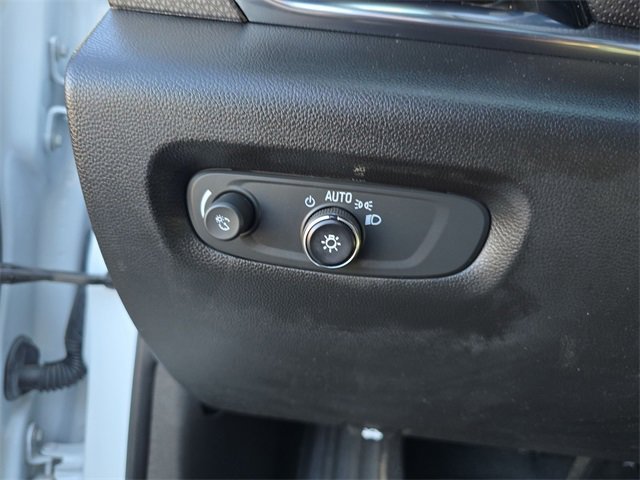 Used 2023 Chevrolet Traverse Premier w/ Redline Edition image 28