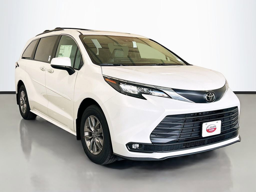 New 2026 Toyota Sienna XLE image 3