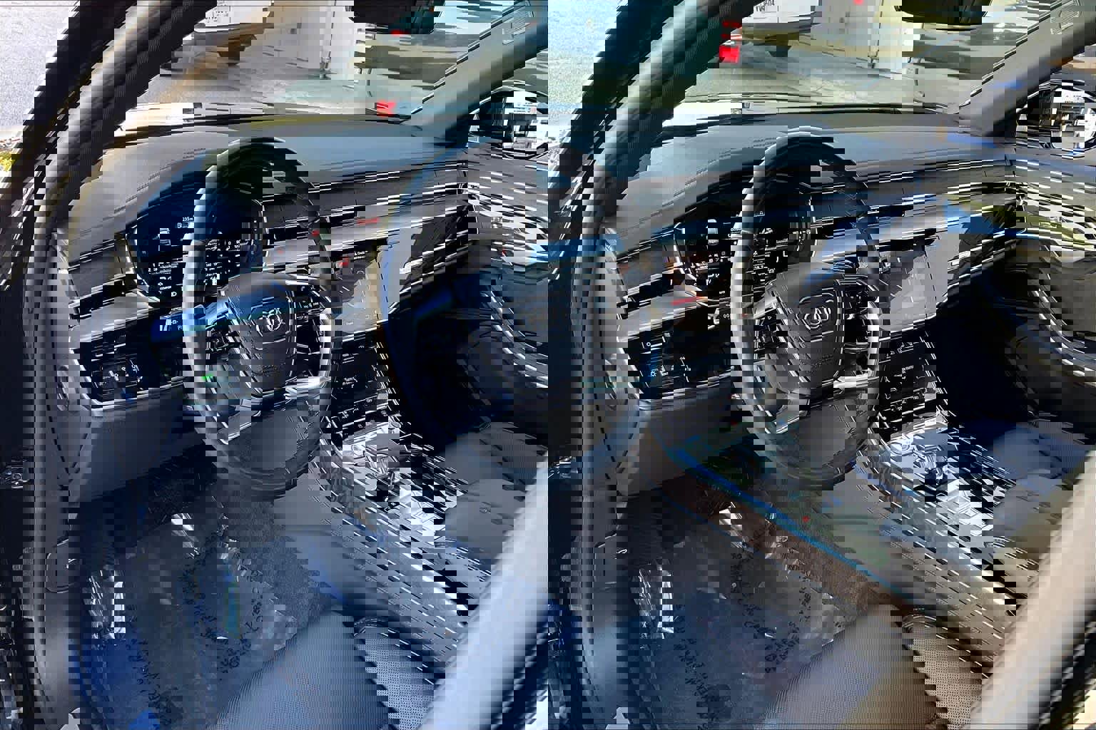 Used 2023 Audi A8 L 3.0T image 17