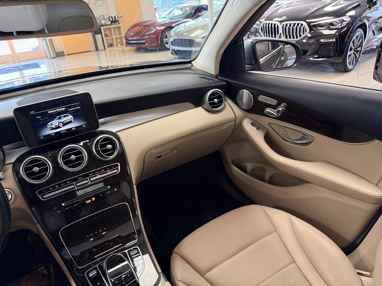 Used 2017 Mercedes-Benz GLC 300 4MATIC image 12
