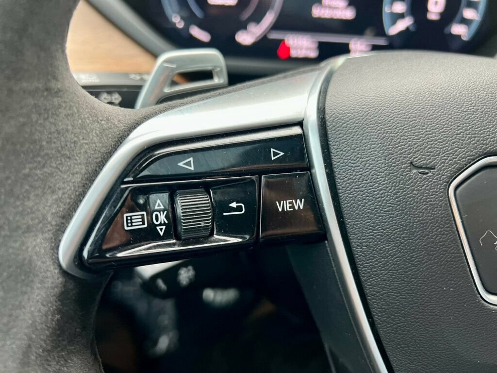 Used 2022 Audi e-tron GT Premium Plus AWD/4WD image 18