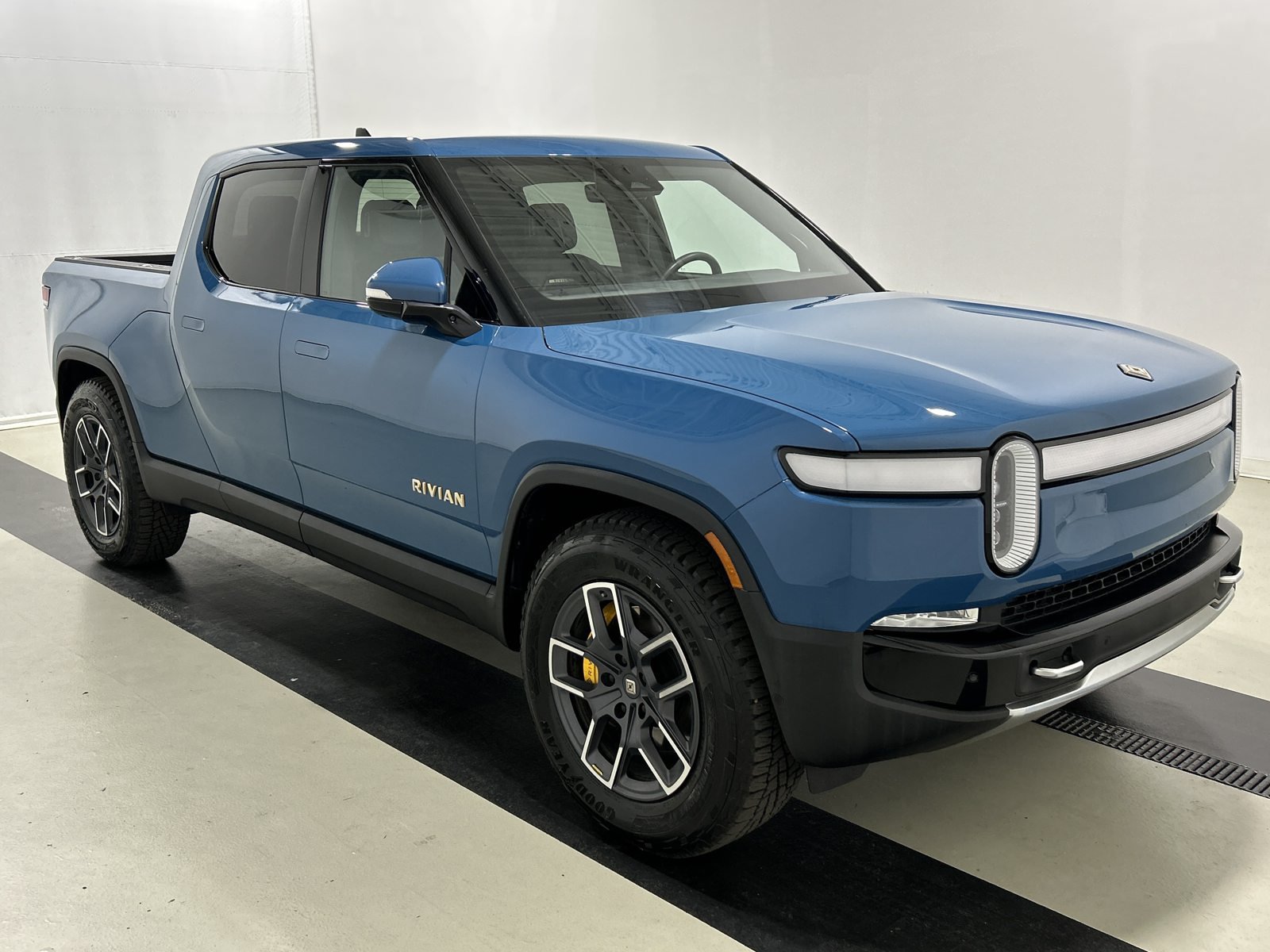 Used 2023 Rivian R1T Launch Edition AWD/4WD image 7