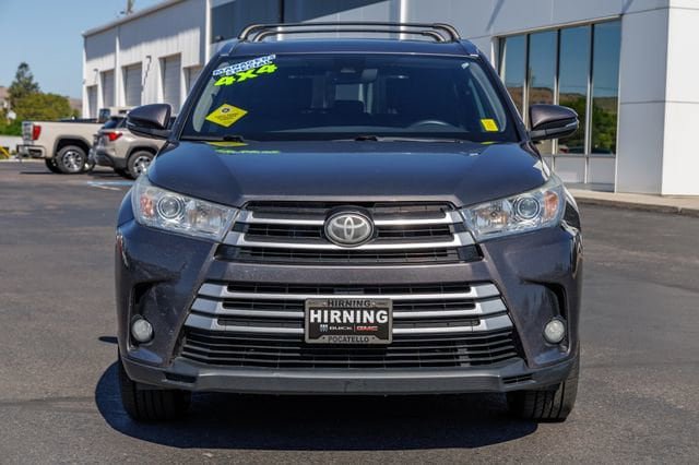 Used 2017 Toyota Highlander XLE w/ Protection Package #3 AWD/4WD image 2