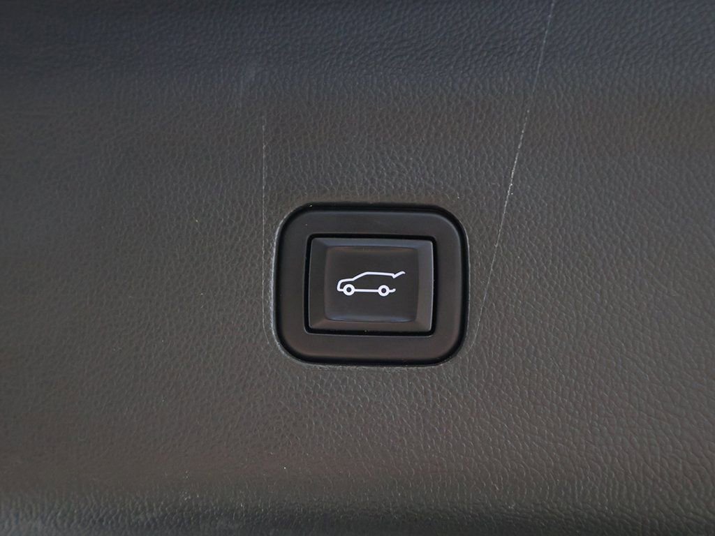 Used 2022 Buick Enclave Avenir w/ Avenir Technology Package image 69