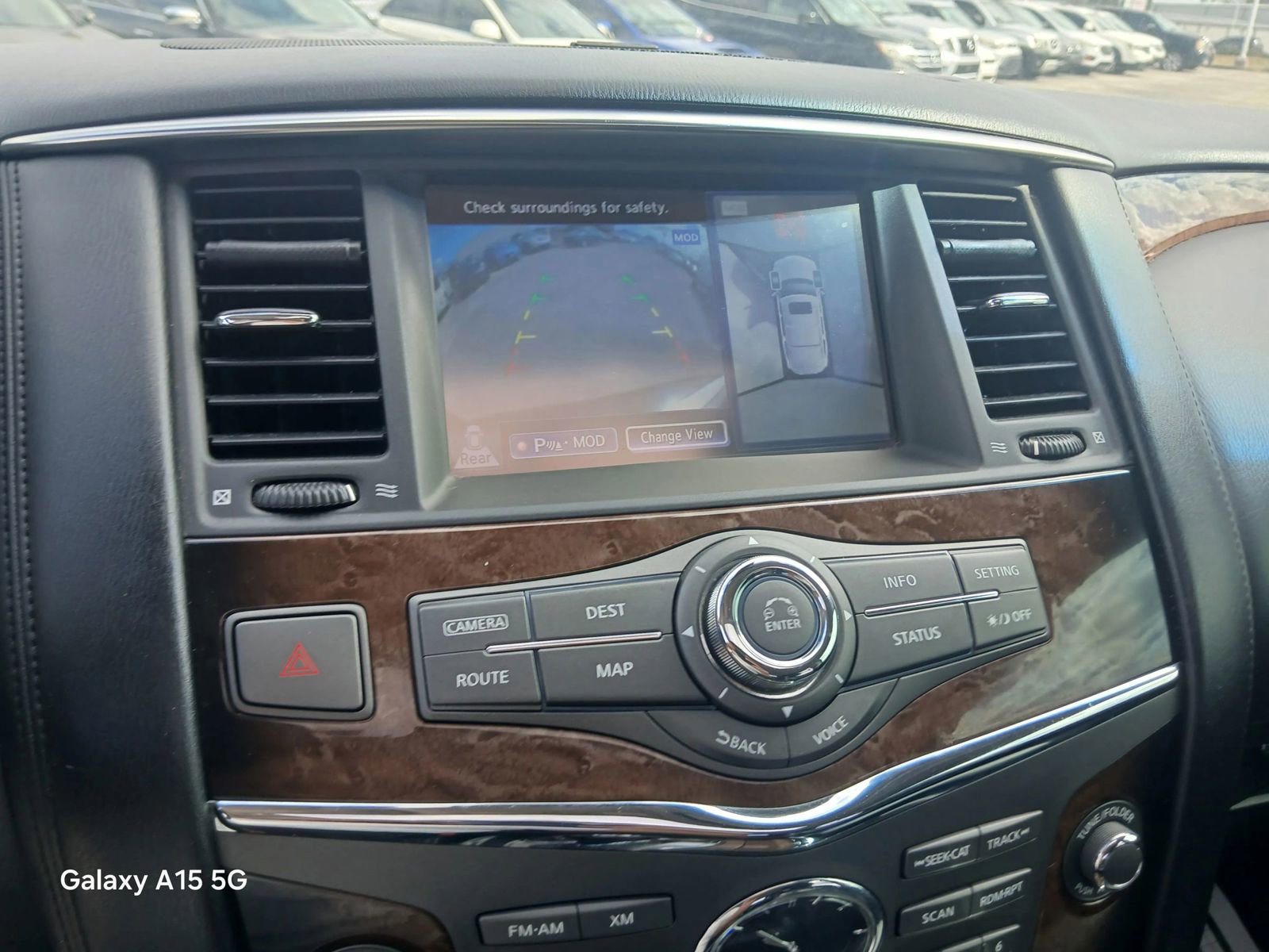 Used 2014 INFINITI QX80 4WD w/ Deluxe Touring Package image 31