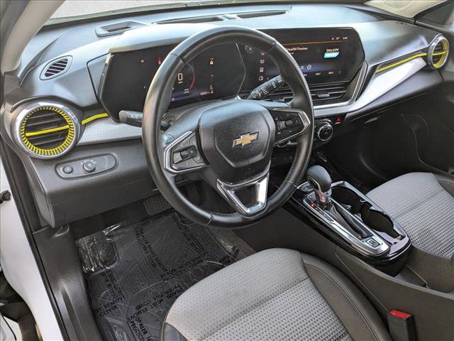 Certified 2024 Chevrolet Trax LT w/ Sunroof Package FWD image 10