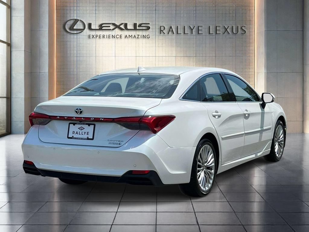 Used 2022 Toyota Avalon Limited w/ Advanced Safety Package FWD image 6