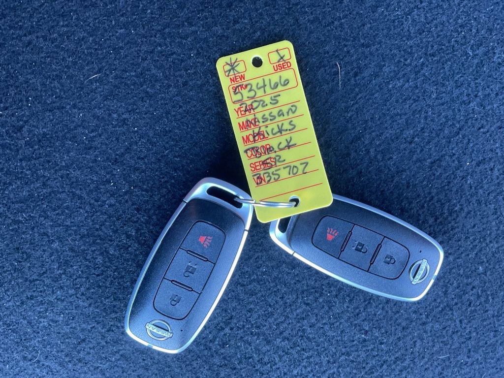 Used 2025 Nissan Kicks SR image 22