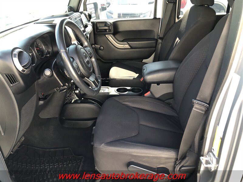 Used 2013 Jeep Wrangler Unlimited Sport w/ Connectivity Group AWD/4WD image 11