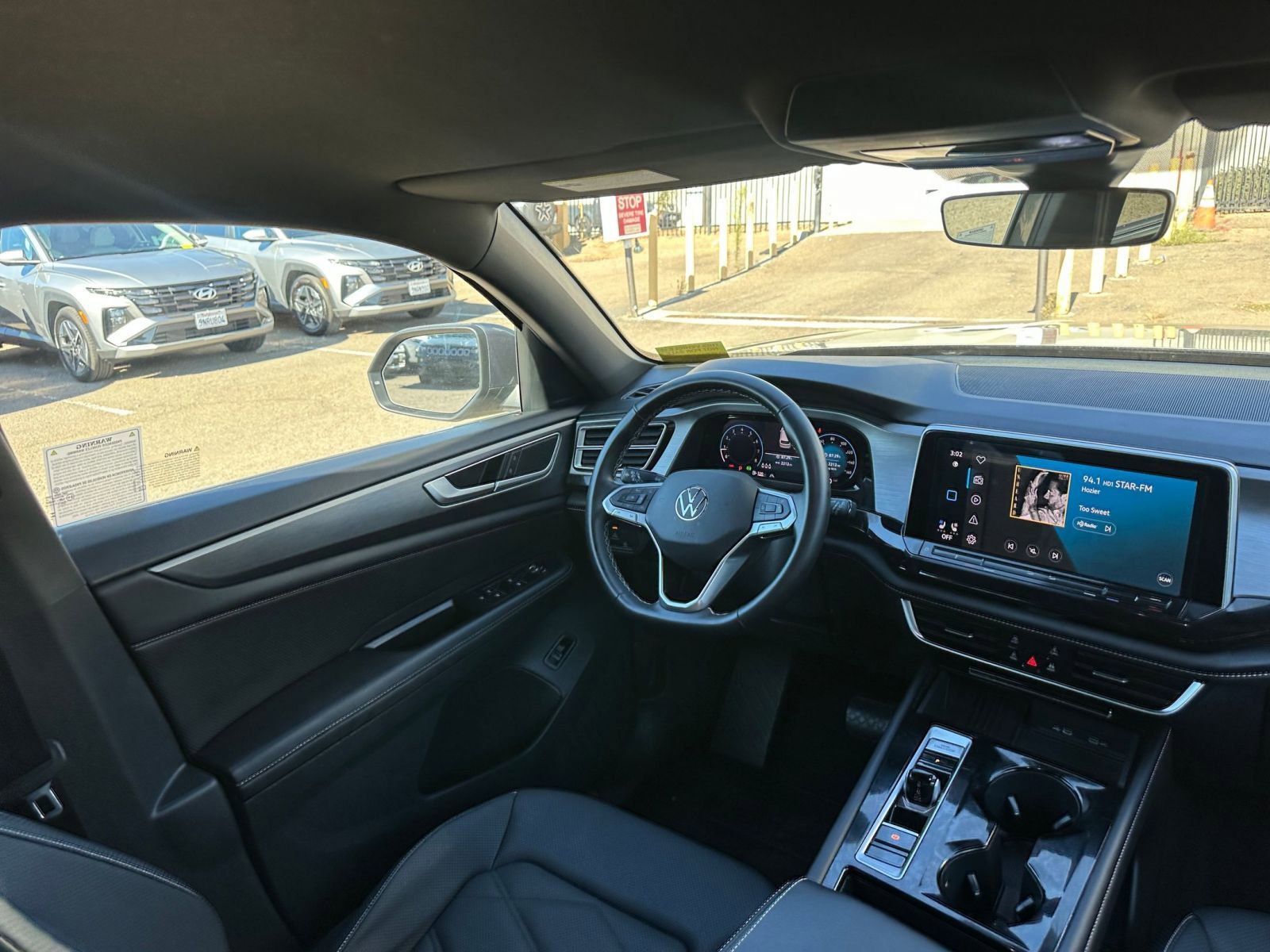 Used 2025 Volkswagen Atlas Cross Sport SE image 34