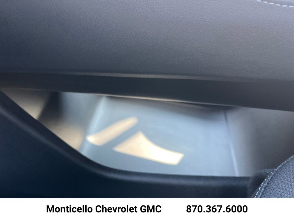 New 2026 Chevrolet Traverse LT w/ LPO, Floor Liner Package FWD image 22