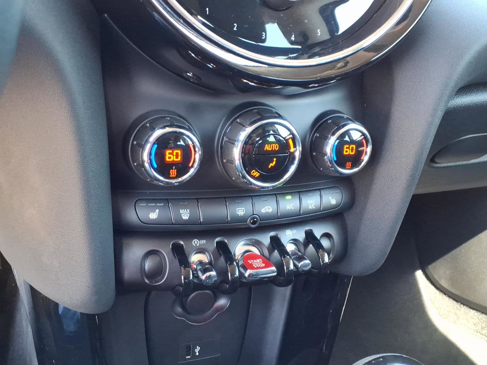 Used 2022 MINI Cooper 2-Door Hardtop image 14