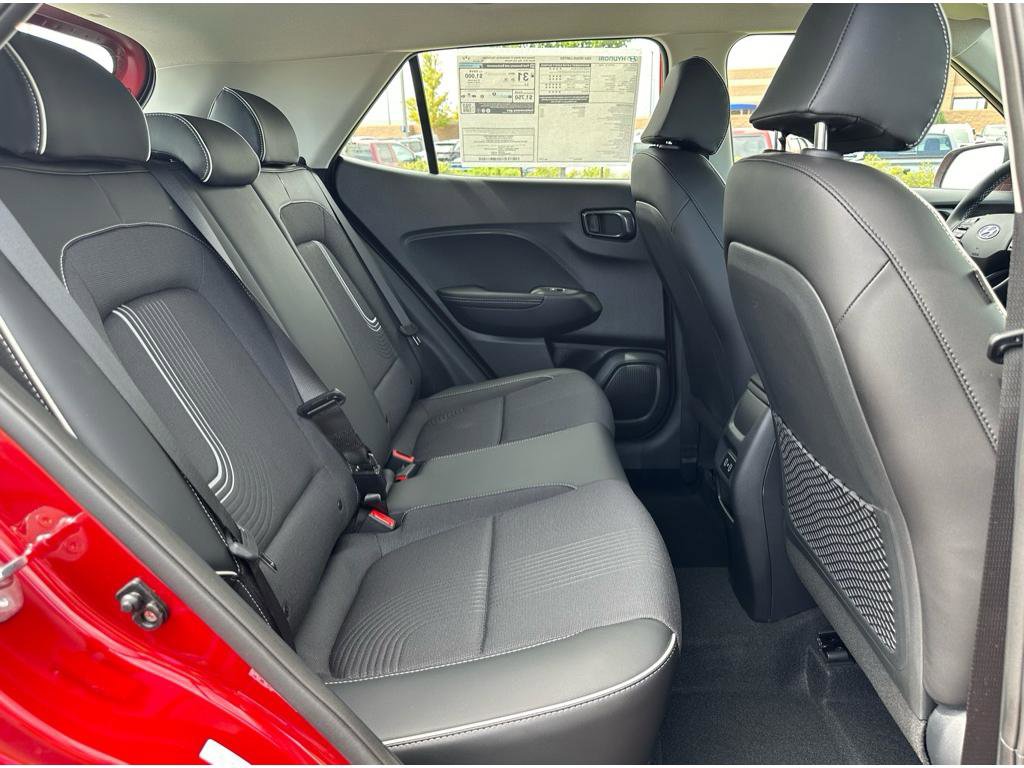 Used 2024 Hyundai Venue Limited image 25