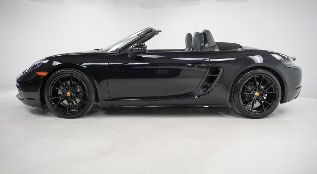 Used 2025 Porsche 718 Boxster image 2