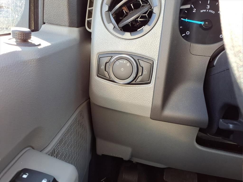 New 2024 Ford E-450 and Econoline 450 Super Duty w/ Power Windows & Locks Group RWD image 12