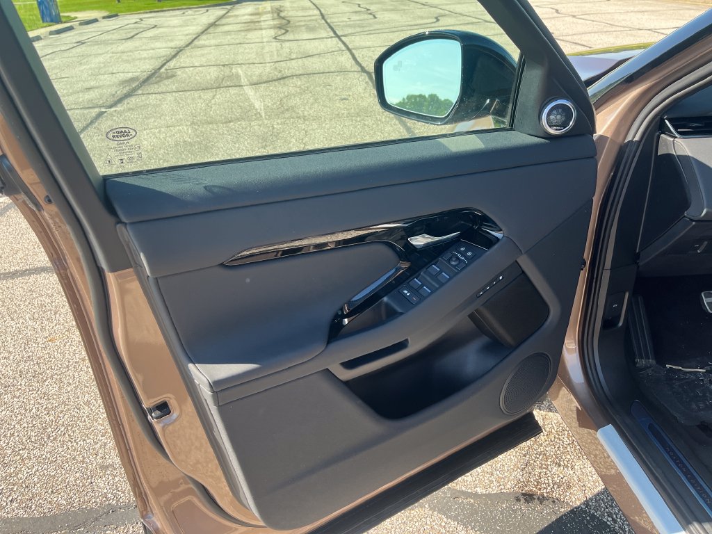 New 2026 Land Rover Range Rover Evoque Hoxton AWD/4WD image 10