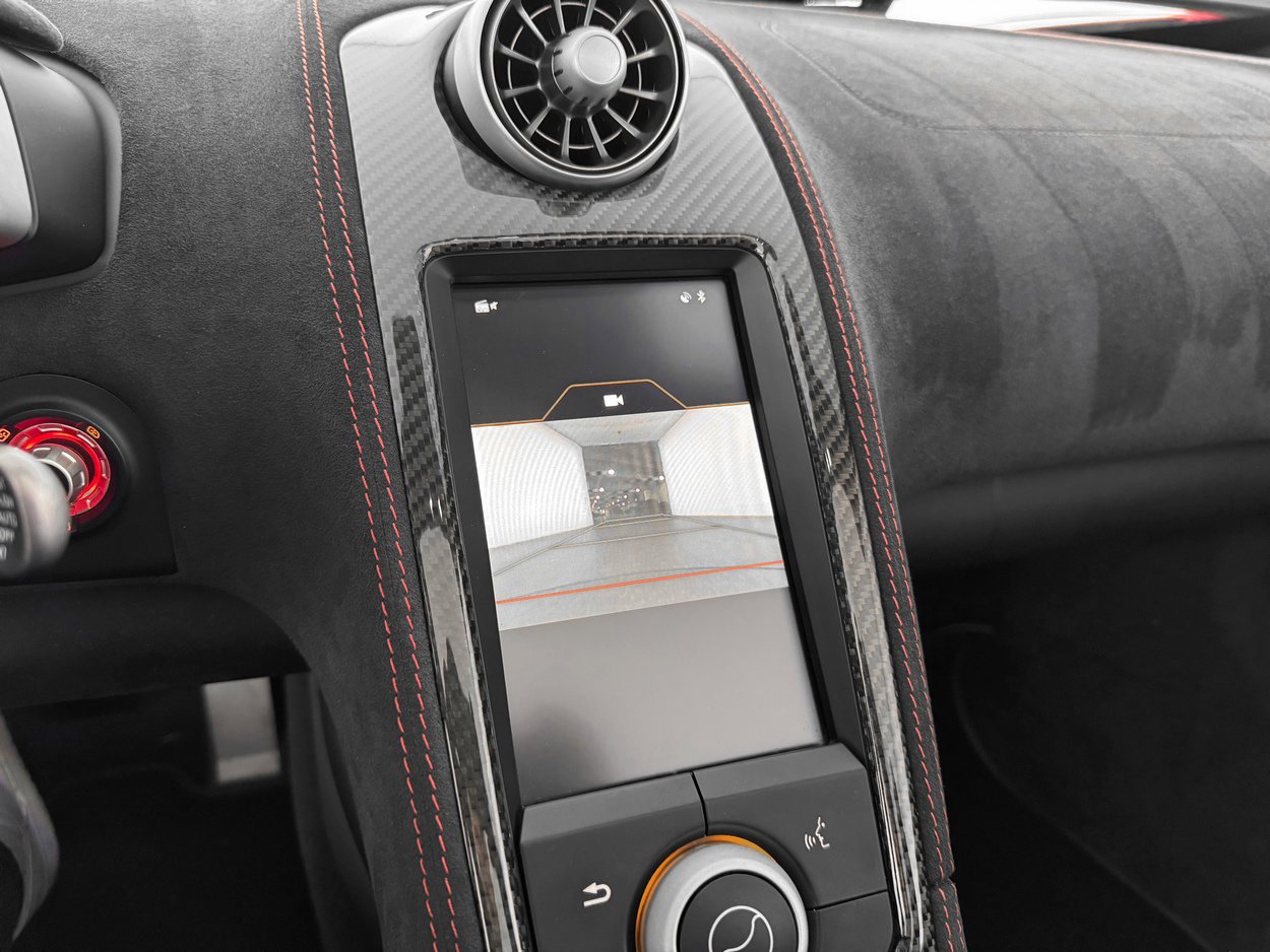 Used 2015 McLaren 650S Spider image 33