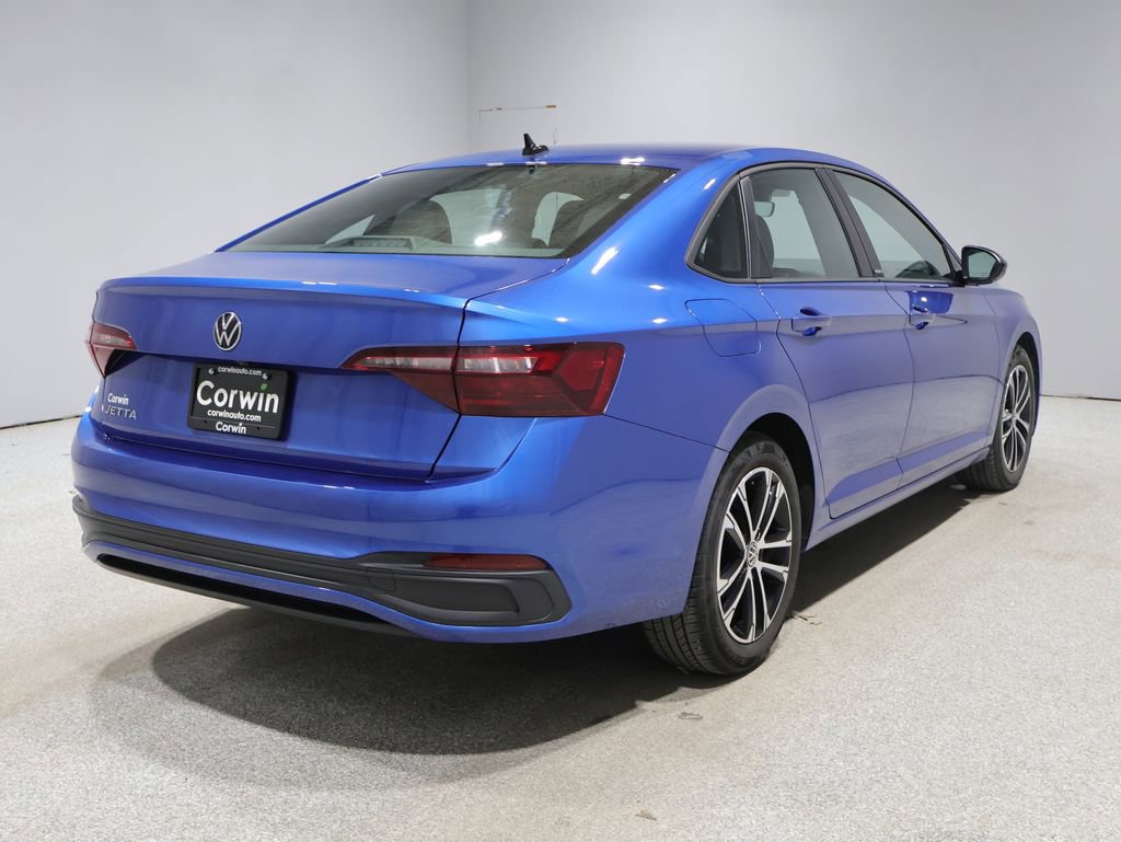 Used 2024 Volkswagen Jetta Sport image 12
