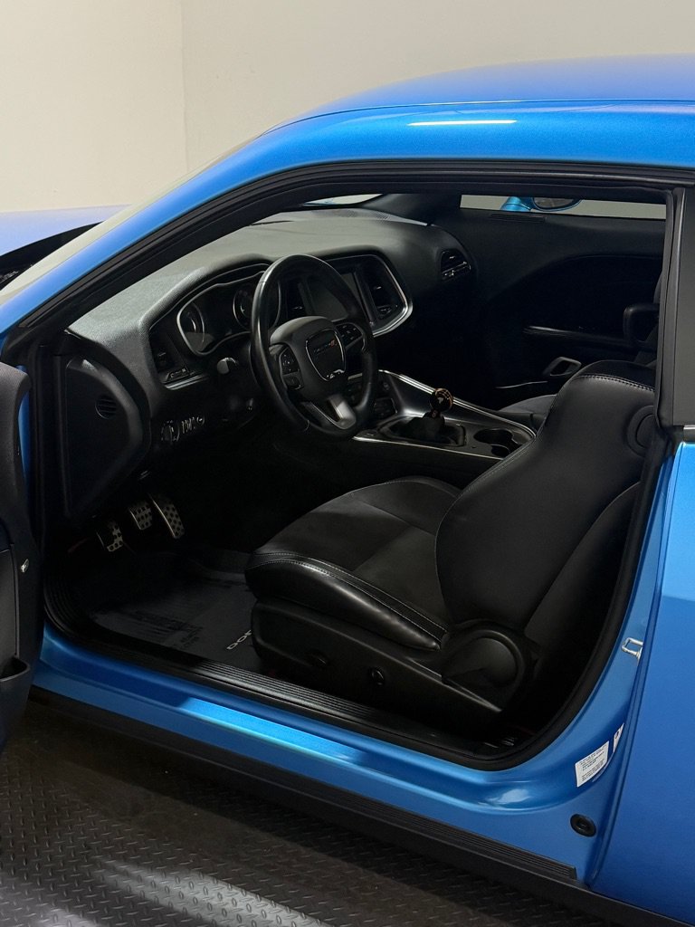 Used 2016 Dodge Challenger R/T Scat Pack w/ Leather Interior Group RWD image 8