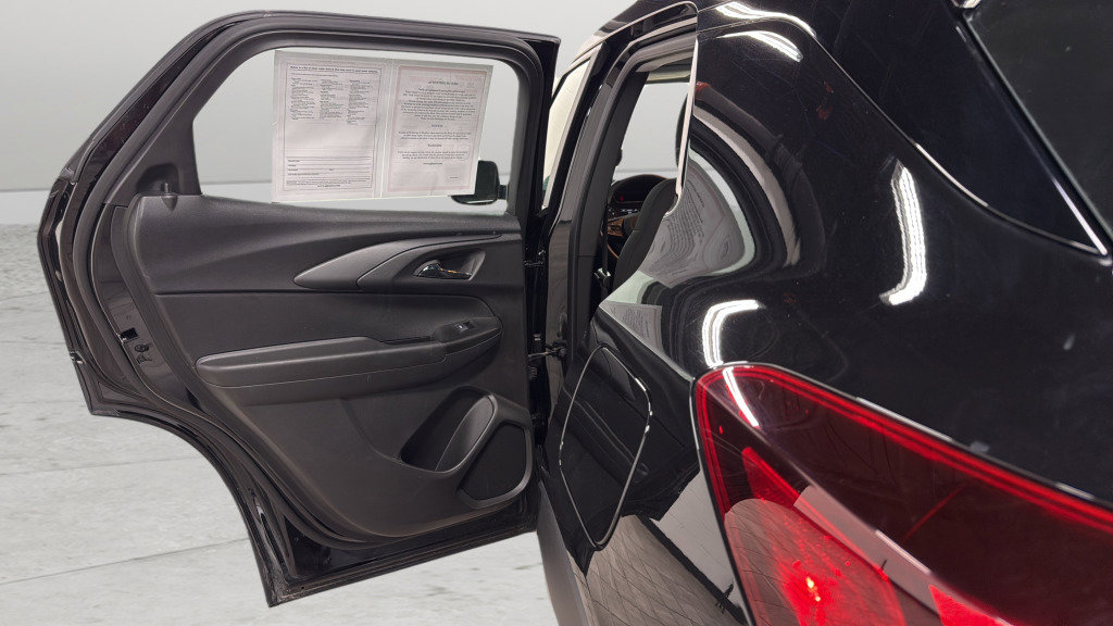 Used 2023 Chevrolet TrailBlazer LS image 32