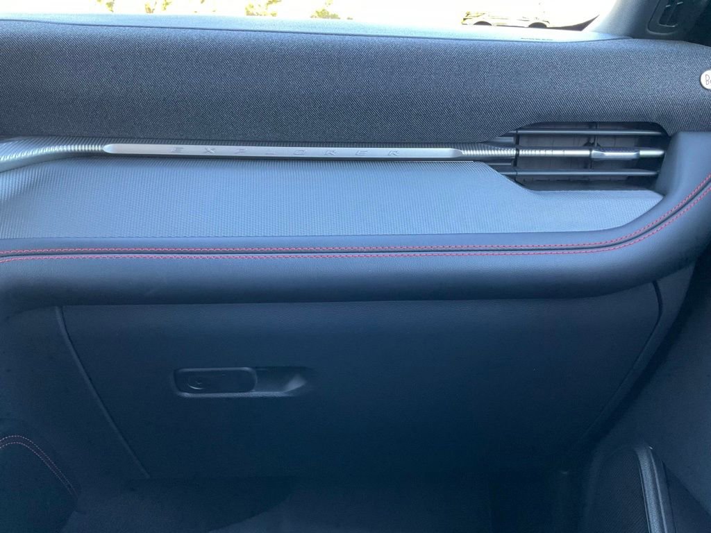 Certified 2025 Ford Explorer ST-Line w/ Premium Package image 43