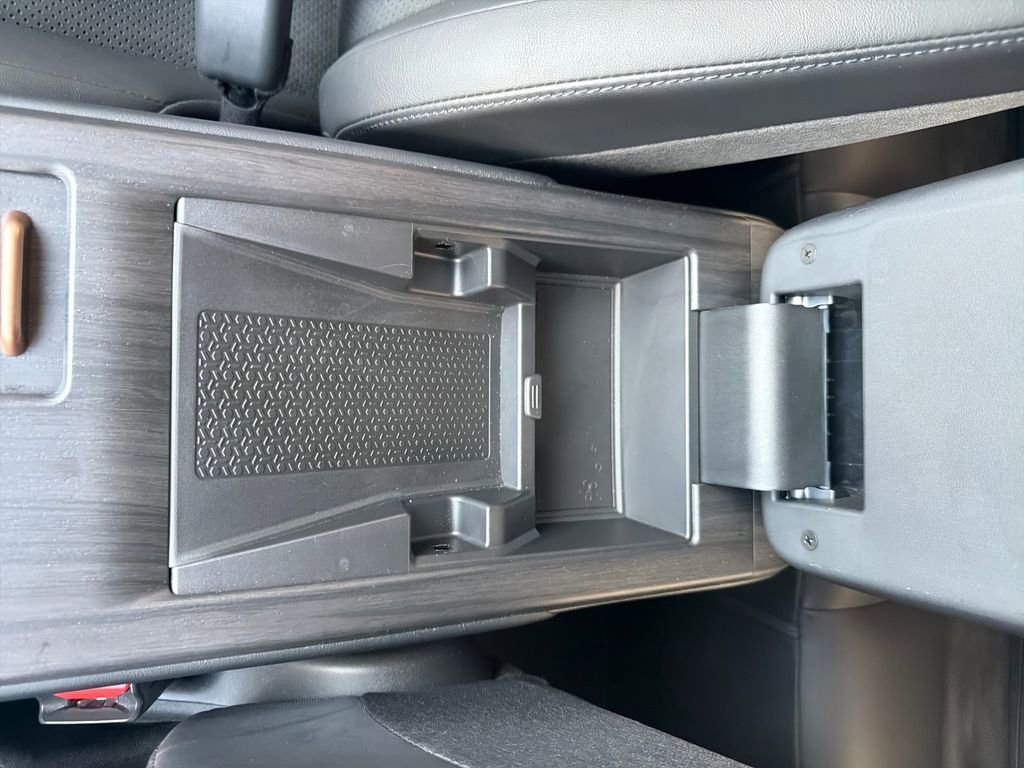 Certified 2024 Nissan Ariya AWD image 39
