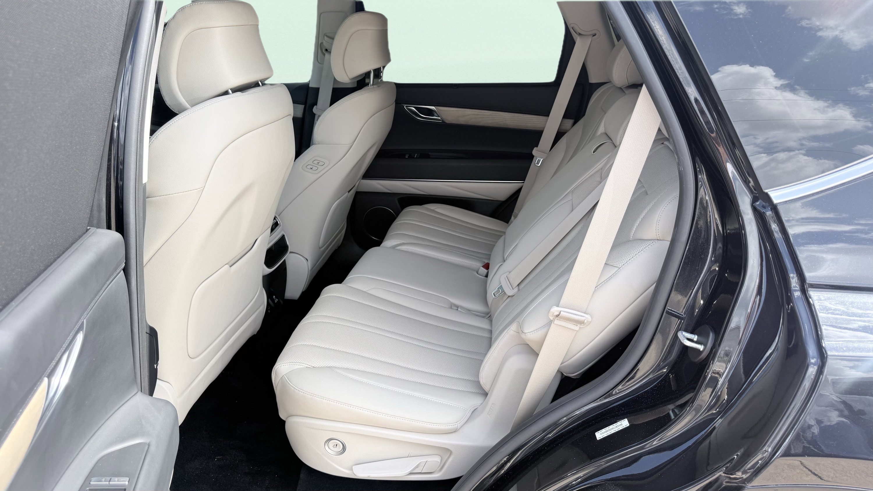 Used 2024 Genesis GV80 2.5T AWD/4WD image 21