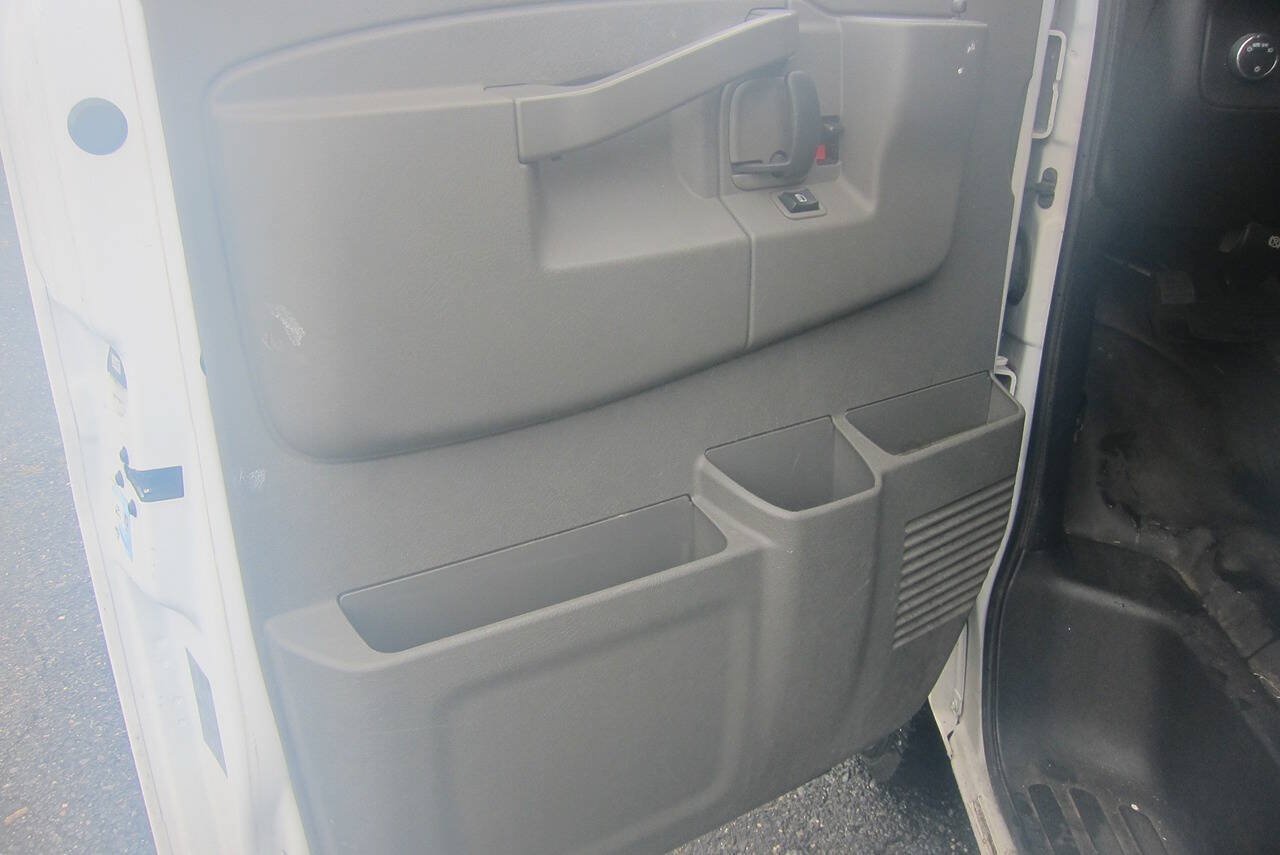 Used 2021 GMC Savana 2500 w/ Driver Convenience Package RWD image 5