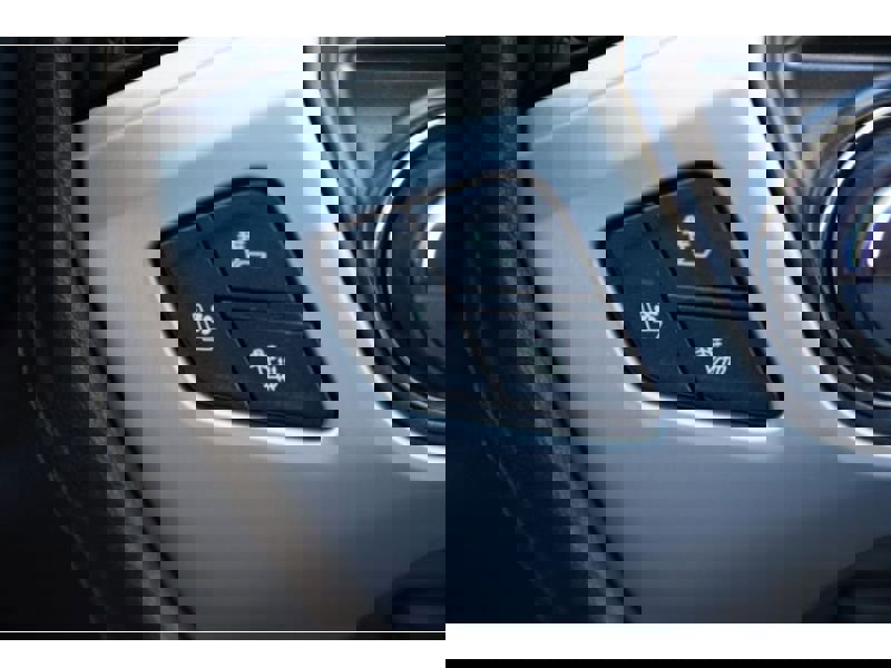 Used 2016 GMC Sierra 2500 SLT w/ Duramax Plus Package image 29