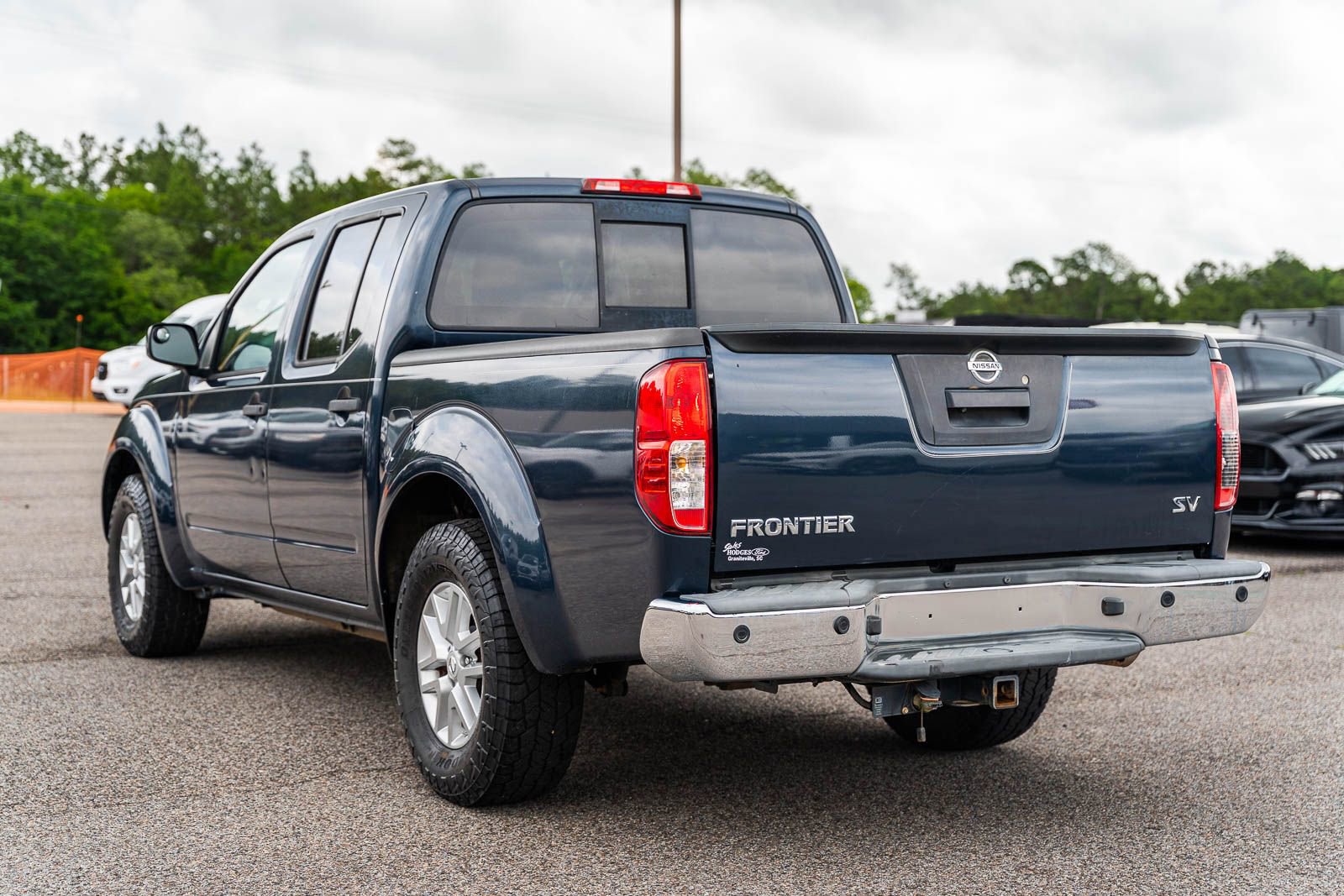 Used 2016 Nissan Frontier SV w/ SV Value Truck Package RWD image 5