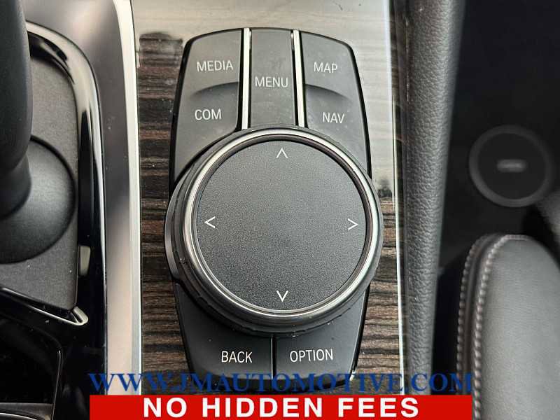 Used 2023 BMW 530i xDrive w/ Premium Package image 34