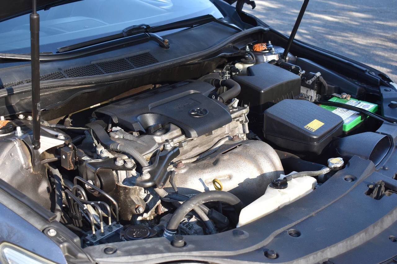 Used 2015 Toyota Camry LE FWD image 35