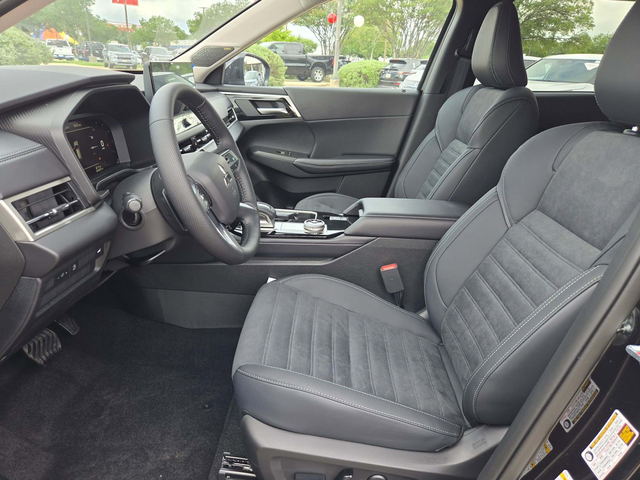 New 2026 Mitsubishi Outlander SE FWD image 9