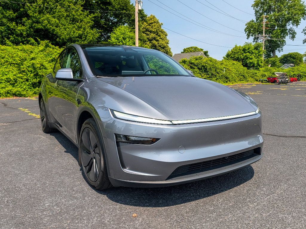 Used 2026 Tesla Model Y Long Range AWD/4WD image 3