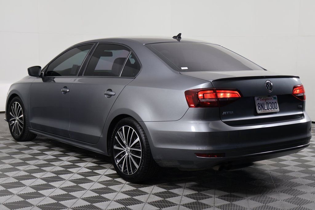 Used 2016 Volkswagen Jetta Sport w/ Lighting Package FWD image 7