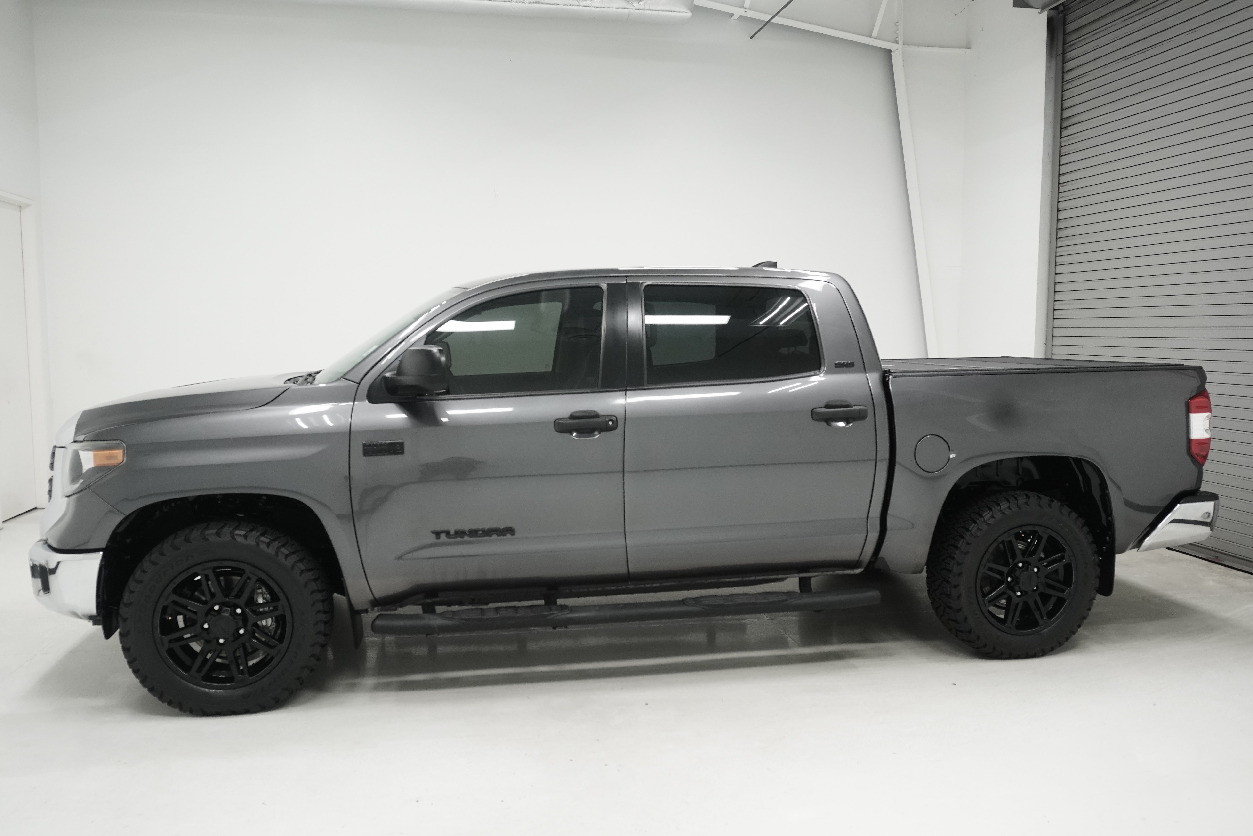 Used 2020 Toyota Tundra SR5 w/ SR5 Leather Package AWD/4WD image 6