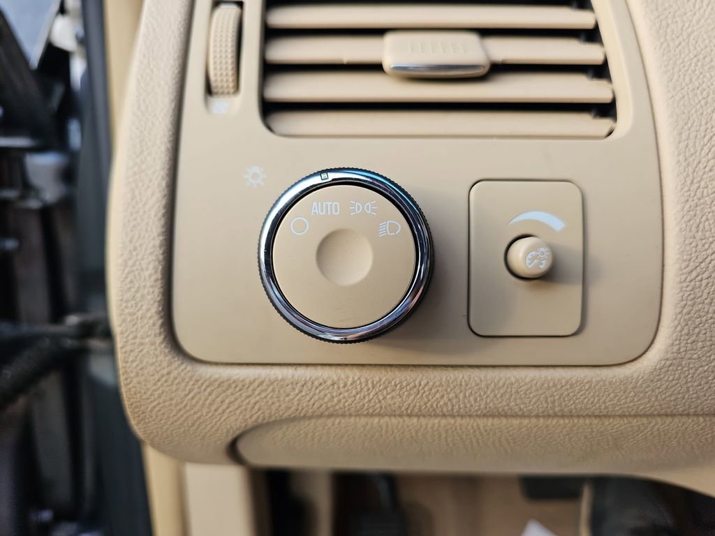 Used 2007 Buick Lucerne CXL w/ Luxury Package image 27