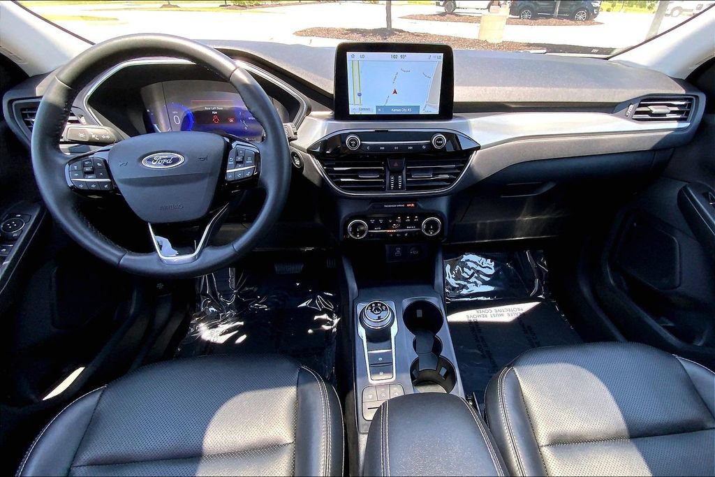 Used 2022 Ford Escape Titanium w/ Class II Trailer Tow Package AWD/4WD image 15